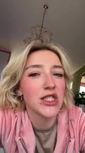 Natalie Syrovatkova Ruzie Met Honden