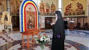 Icoana maicii domnului a izvorât mir. Procesiune Cu Icoana De La Nicula Ips Andrei Maica Domnului A Intervenit In Momentele Cele Mai Grele Pentru Poporul Nostru Basilica Ro