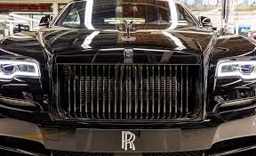 Draw two almost parallel lines to separate the hood of the car. Inside Rolls Royce 800 Hours And The Job S A Good Un Car Magazine