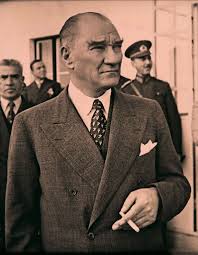 Atatürk dönemi yaşanan önemli olaylar. Prof Steve Hanke On Twitter Jackets Men Fashion Cool Suits Mens Fashion Coat