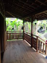 Untuk membuat pagar rumah tentunya anda bisa melakukannya setelah memiliki biaya yang cukup. Jasa Pembuatan Rumah Gladak Jawa Design Architecture