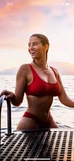 Lexie Alford, AKA Lexie Limitless (NSFW) Youngest to travel to every  country in the world. | O-T Lounge