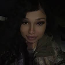 Briana Singleton's Instagram, Twitter & Facebook