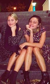 Just add water and the originalsclaire holt and phoebe tonkin.i love these girls! Phoebe Tonkin And Claire Holt Bilder Icons Hintergrunde And Fotos On Fanpop
