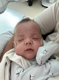 Hey mommies sorry to bother so late I need help I HV been trying to get  transport but Joh ppl R very drunk I HV waited but they dnt come...my son is