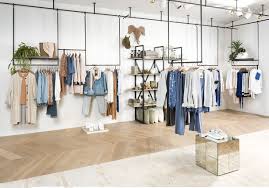 Situé à montpellier et facilement accessible par les transports en commun, odysseum vous accueille pour votre shopping. Yaya Ss18 Visual Merchandising Yayathebrand Ss18 Visualmerchandising Loja De Roupa Ideias De Loja Vitrines De Lojas