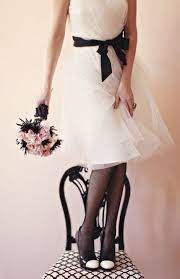 Remarkably, black and white short wedding dresses may also have trains. Wedding Dresses Black And White Short 36 Best Ideas Chyornoe Svadebnoe Plate Korotkie Belye Platya Platya