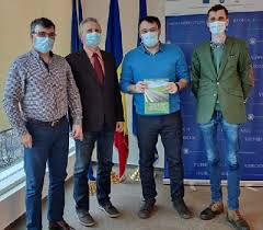 Ministerul fondurilor europene urmeaza sa beneficieze de serviciile unor experti care sa evalueze proiectele depuse, in special pe cele in domeniul competitivitatii, si sa verifice cererile de rambursare, plata urmand sa fie de 280 de euro/zilnic. Informatia De Esenta Tare Topiasi Ro