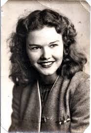 Carolyn Haven's Instagram, Twitter & Facebook