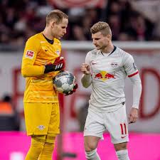 He is 30 years old from hungary and playing for rb leipzig in the bundesliga. Bundesliga Rb Leipzig Torhuter Peter Gulacsi Uber Champions League Und Timo Werner