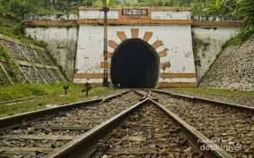 We did not find results for: 10 Pemandangan Menarik Dan Unik Yang Bisa Kamu Lihat Ketika Naik Kereta Di Indonesia