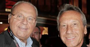 Brisé, il a décidé de porter plainte pour viols répétés, de la part de daniel moyne. Le Producteur Gerard Louvin Et Son Mari Accuses De Viols Sur Mineur Et Complicite People 7sur7 Be