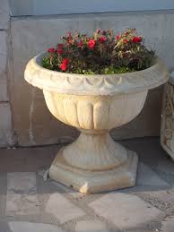 Yuzlerce Beton Polyester Fiberglas Ciceklikler Ve Saksi Modelleri Bulunmaktadir Detayli Bilgiler Icin Web Sitemizi Ziyaret Ediniz Saksi Bahce Heykel