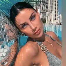 Erin Maria Breen (@erinbreenuk)