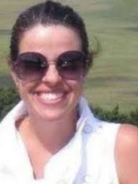 Corpo de juíza morta a facadas por ex-marido é cremado no Rio