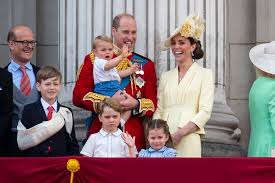 Read on for some hilarious trivia questions that will make your brain and your funny bone work overtime. Royal Quiz 25 Royal Family Quiz Questions That Only The Biggest Fans Will Know The Answers To Mylondon