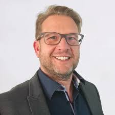 Daniel Aschenbrenner's Instagram, Twitter & Facebook