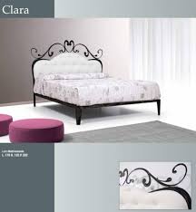 Imbottitura testiera letto ferro battuto / testiera letto matrimoniale ferro battuto. Letto In Ferro Battuto Clara Con Testata Imbottita E Rete 920 00 Sleeping International Vendita Materassi Online