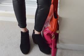 From suits to coats to denim to chinos, this is how to wear chelsea boots with style. How To Wear Ankle Boots With Your Pants An Easy Guide The Joy Of Style