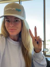 Barb Grothe's Instagram, Twitter & Facebook