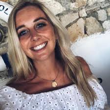 Speaking to christine lampard on itv's lorraine, schofield said that he would love to do another series of the show. Who Is Molly Lowe Bio Wiki Age Phillip Schofield Daughter Family Phillip Schofield Gay Education Career Facebook Twitter Instagram Latest Bios