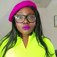 Sense or nonsense? Cameroonian Delly Singah don cut warning for pipo wey  plan to born plenti children. She say no be "responsibility of family  members and friends to come take care of