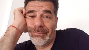 He is an actor, known for un hijo genial (2003), verdad consecuencia (1996) and pelito. Preocupacion Por La Salud De Julian Weich Luego De Ser Internado Por Coronavirus Por Propia Voluntad Espectaculo El Intransigente