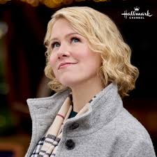 For tonight's Fa La La Fridays at 6/5c, travel to the world-renowned  Heidelberg Christmas Market with Ginna Claire Mason in A Heidelberg Holiday  🎄—then watch her again tomorrow in the all new