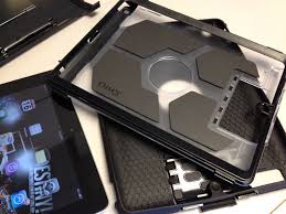 How to remove otterbox defender from ipad carefully wedge your finger in between the soft silicone shell and the hard plastic shell at any point along the top edge of your ipad. How To Install An Otterbox Defender Case On An Ipad B C Guides