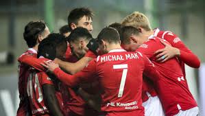 Cracovia kraków górnik zabrze jagiellonia białystok lech poznań lechia gdańsk legia warszawa piast gliwice podbeskidzie pogoń address. Szykuja Sie Zmiany W Wisle Krakow Odejda Vullnet Basha Lukasz Burliga Fatos Beciraj Sport Tvp Pl