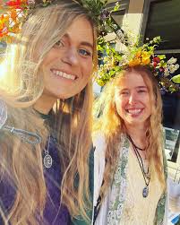 My newest precious babies <3 Monarch, River, Stark, Novah, and Jenna!  Future amazing sled dogs! I cannot wait to watch these guys blossom!  #sleddogs #alaskanhusky #huskiesofinstagram #husky #mushing  #mushinglifestyle #coloradolife #mushinglife ...