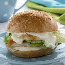 Burger Au Poulet Pane Et Au Fromage Recette Poulet Pane Recette Recettes De Cuisine