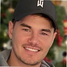 Share with families impacted by the fire who need formula. Not just Bobbie  customers, anyone!!!. 🍼 No one should be worried about how they feed their  baby right now. We are each