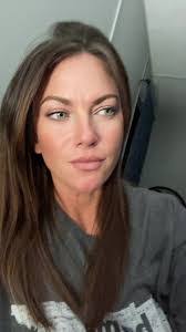 Ashley Buis's Instagram, Twitter & Facebook