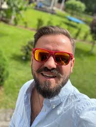 Hi everyone! I'm thinking about starting dance classes soon and was  wondering how many active Salsa/Bachata schools there are in Oslo. So far,  I've found these: • Dancecity • Rythme • Fever •