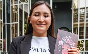 Itzel Gómez presentó su obra literaria "The Single Lady Diary"