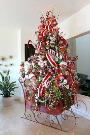 30 Creative Gingerbread Christmas Decoration Ideas Outdoor Christmas Decorations Christmas Tree Inspiration Gingerbread Christmas Decor