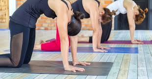 Hot yoga what is it. Trendsport Hot Yoga Zum Schwitzen Stark Gegen Schwitzen