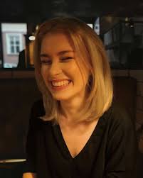 She grew up in wrocław. Who Is Netflix S 365 Dni Star Anna Maria Sieklucka Who Plays Laura