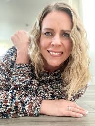 Diane Stilwell's Instagram, Twitter & Facebook