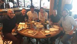 Maybe you would like to learn more about one of these? Seleccion Peruana Ricardo Gareca Disfruto Almuerzo De Fin De Ano Con Los Campeones De Independiente 1994 Facebook Viral Futbol Peruano Depor