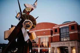 A Charleston Wv Wedding At The Clay Center West Virginia Wedding Venues Virginia Wedding Venues West Virginia Wedding