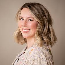 Kelly Beal's Instagram, Twitter & Facebook