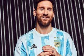 Jun 22, 2021 · je suis fier d'avoir pu porter le maillot bleu et blanc autant de fois que mon ami masche que j'aime, respecte et admire depuis toujours », a réagi messi sur instagram. Un Maillot Camouflage Pour L Argentine L Equipe