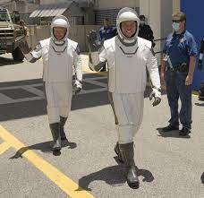 Spacex's space suits are designed for optimum functionality with the crew dragon spacecraft. Spacex S New Suits Were Built For Superheroes But What Would Wonder Woman Wear Into Orbit Vogue