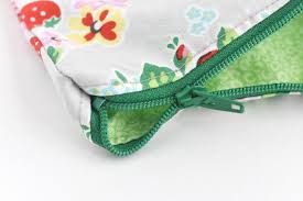 When A Zipper Splits And The Teeth Don T Line Up You Can Repair A Broken Zipper And Rescue That Favorite Bag In 2020 Fix Broken Zipper Broken Zipper Make Do