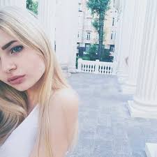 Stream Diana Cold music