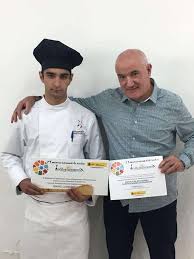 Cursos presenciales totalmente prácticos donde el que cocina siempre es el alumno guiado por el profesor. Un Alumno De La Escuela De Hosteleria De Guayente Triunfa En Madrid Gente Con Ganas De Vivir