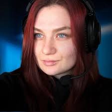 Gwen Dolyn's Instagram, Twitter & Facebook