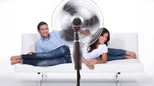 Pengguna kipas angin dapat membersihkan komponen yang ada secara maksimal jika dilakukan secara rutin. Bikin Gagal Paham Salon Ini Ubah Kipas Angin Jadi Aksesori Rambut